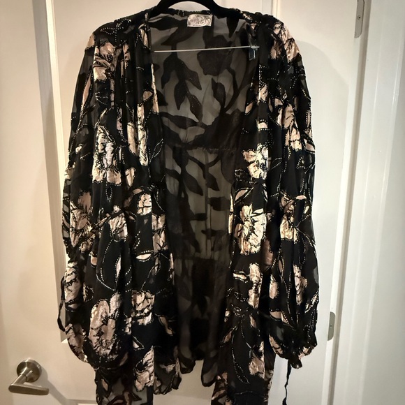NWT - Free People - Sheer Floral Lace Kimono Cover-Up in Black and Gold - Picture 3 of 6